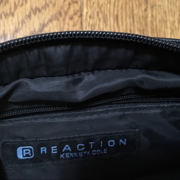 Kenneth Cole reaction hand bag - Picture 3 of 3